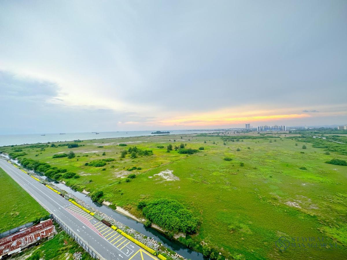 Amber Cove Melaka Sea View By Stayrene Exterior photo